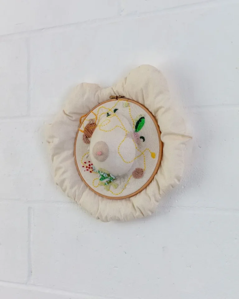 Silia Ka Tung, Sunny Side Up (Snowberry), 2020, embroidery on canvas, embroidery hook, polyfill, 42 × 37 × 10 cm. Courtesy of the artist and Mandy Zhang Art