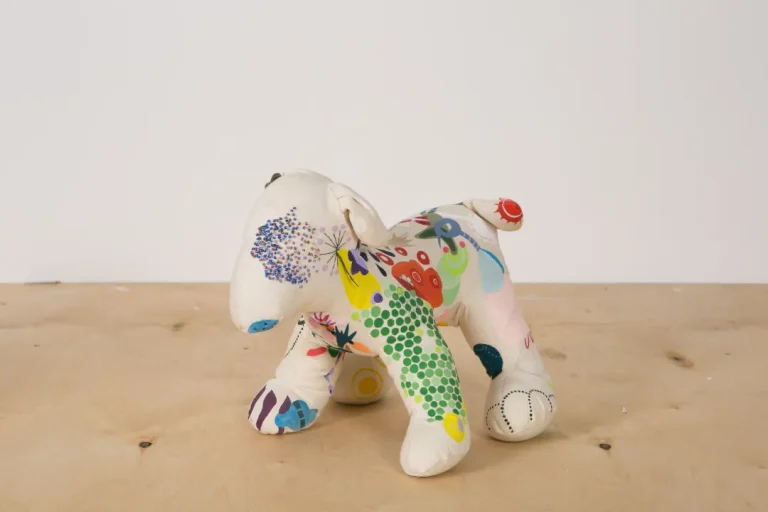 Floppy Dog, acrylic and embroidery on canvas, 35x 40x20cm, 2023, Courtesy of the artist and Mandy Zhang Art