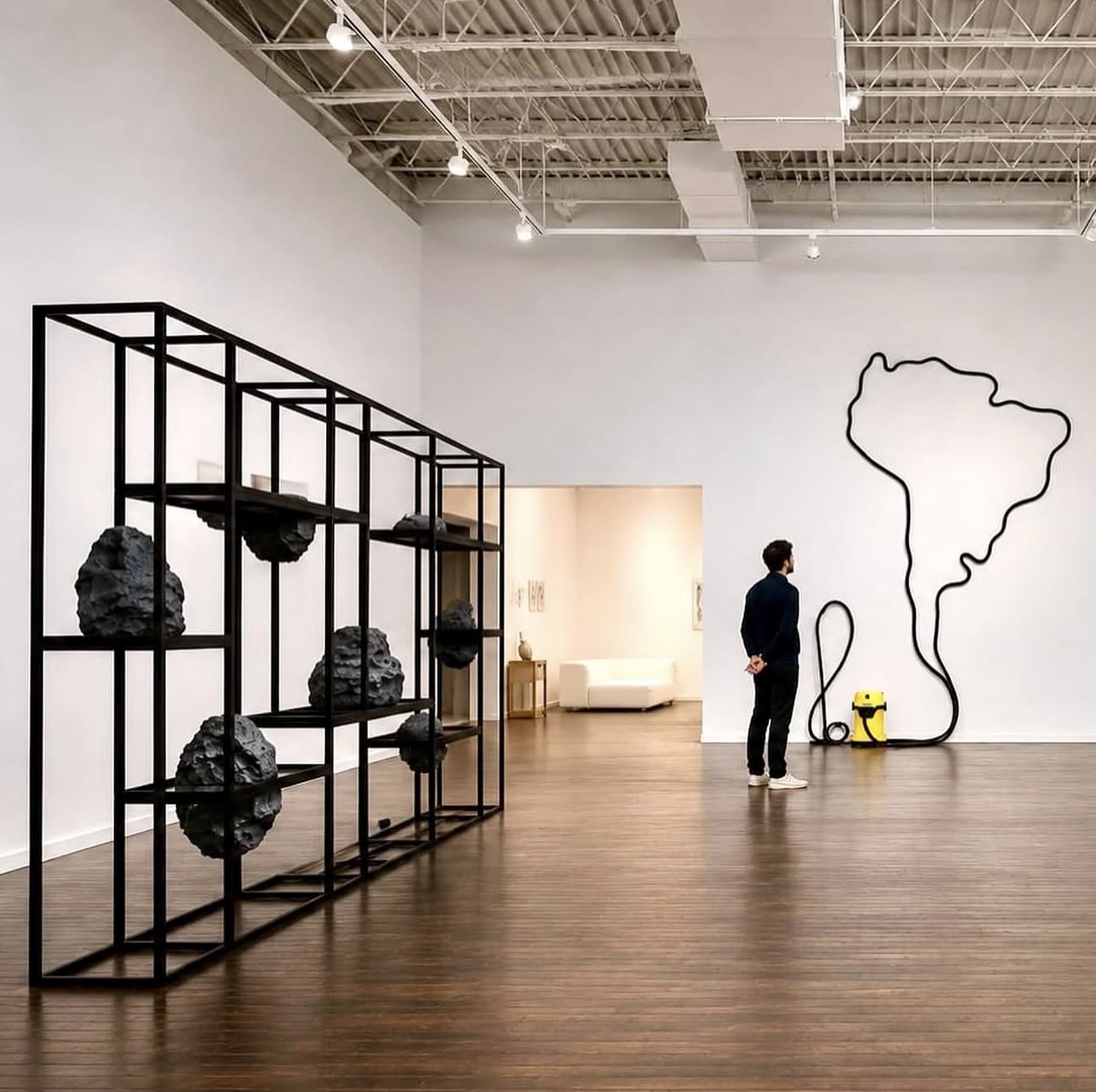 Revolver Galeria