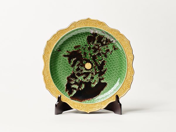 Ozawa Tsuyoshi 《I turned a Gennai-ware world map into a single continent》（2025）Clay, glaze