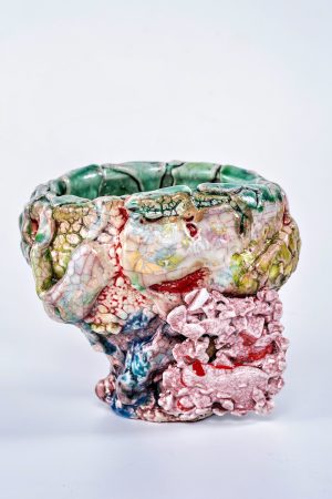 Kodai Ujiie《Floral Oribe Tea Bowl》（2026） Ceramic 14.3×16.3×15.6