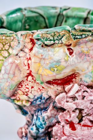 Kodai Ujiie《Floral Oribe Tea Bowl》（2026） Ceramic 14.3×16.3×15.6